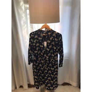 Banana Republic navy blue dress with daisy flowers